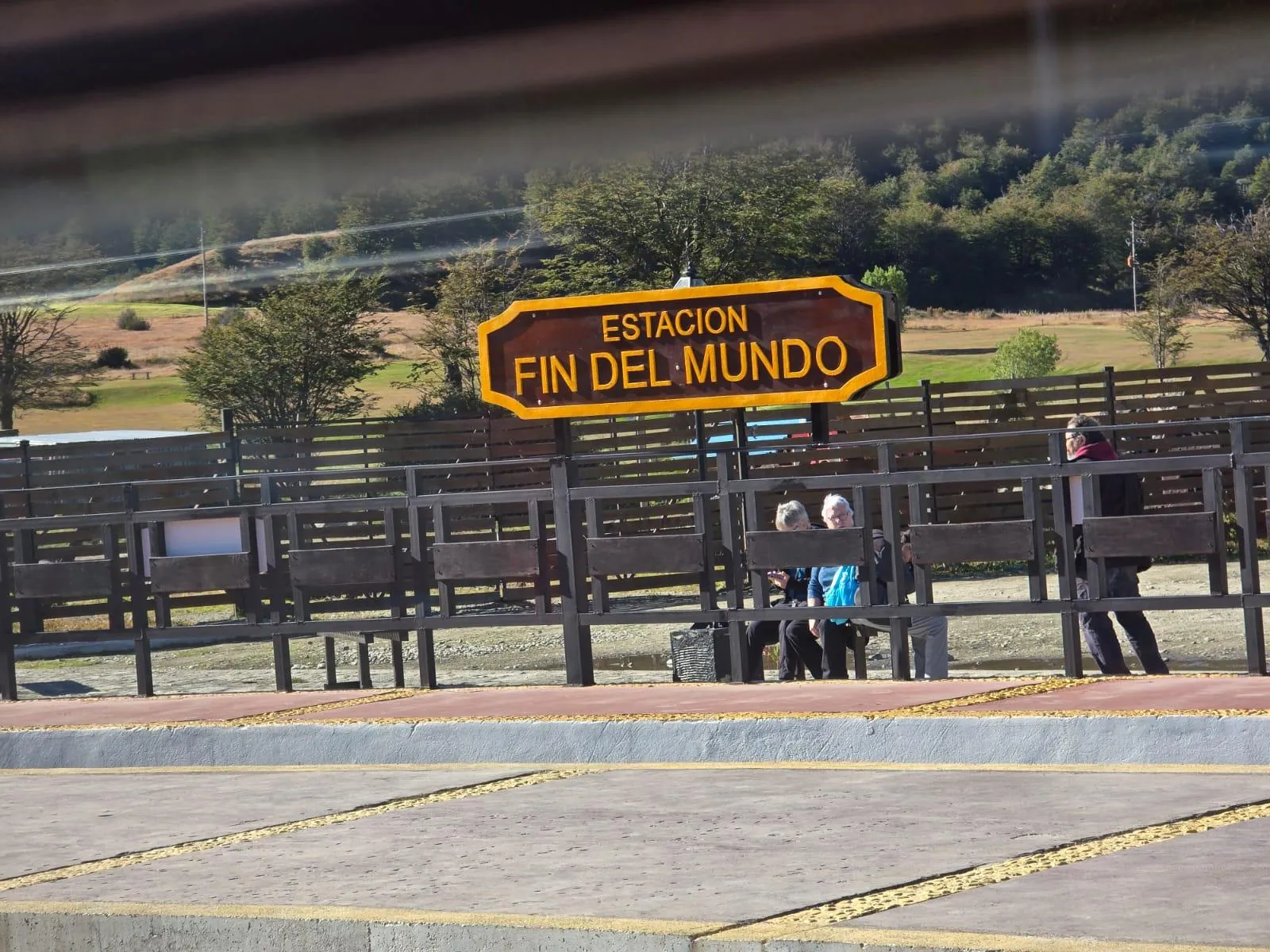 Estación Fin del Mundo sign at the train station